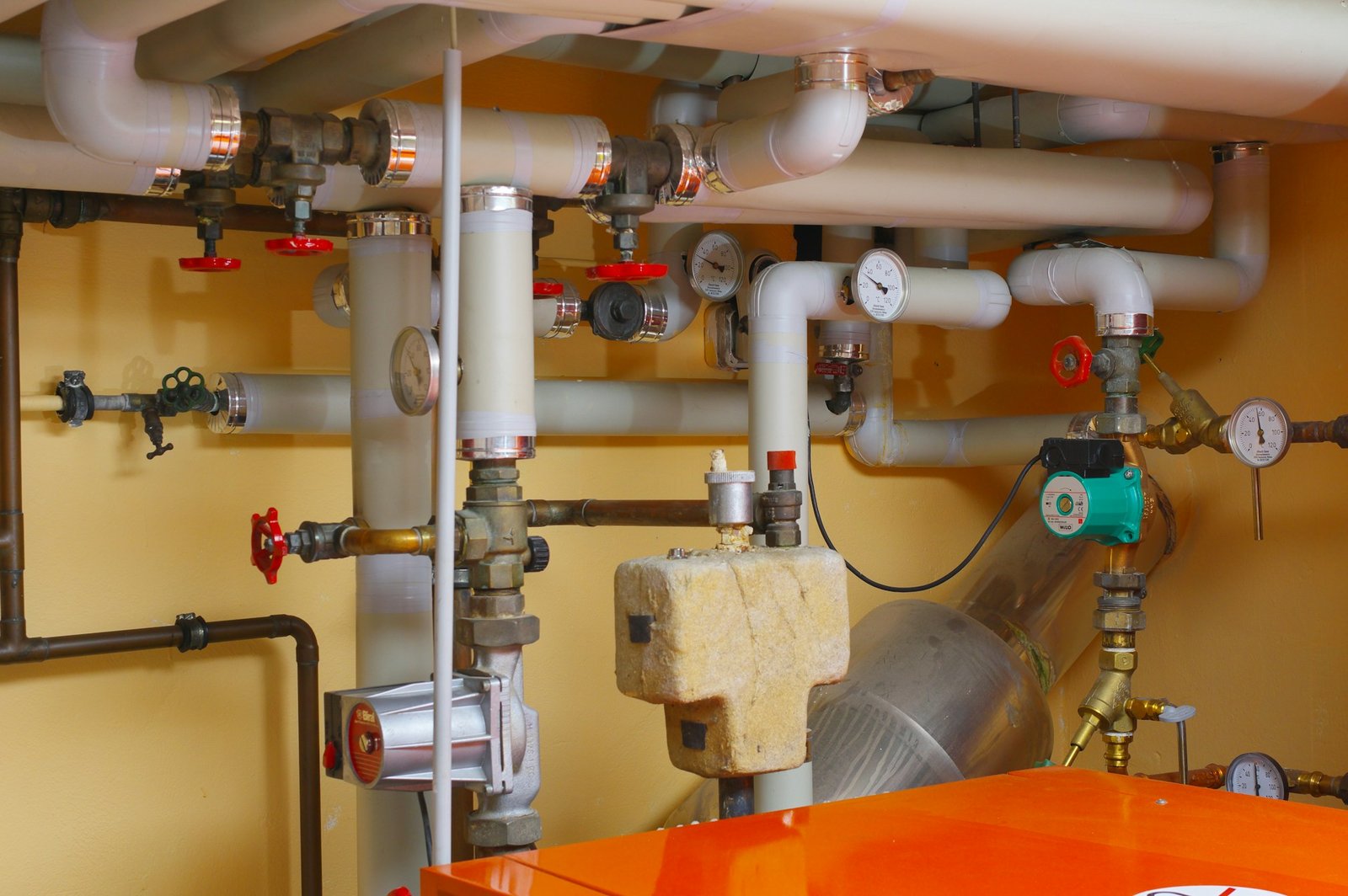 Knocking Pipes